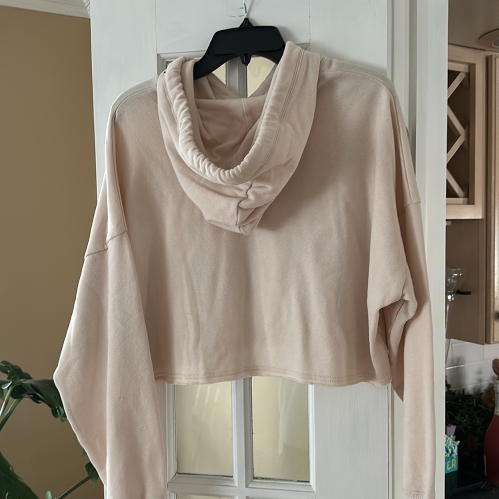 Hollister Crop Sweatshirt - Picture 3 of 4